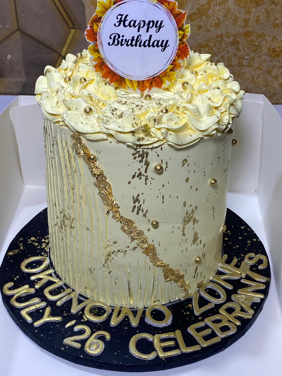 Whipped cream cake 