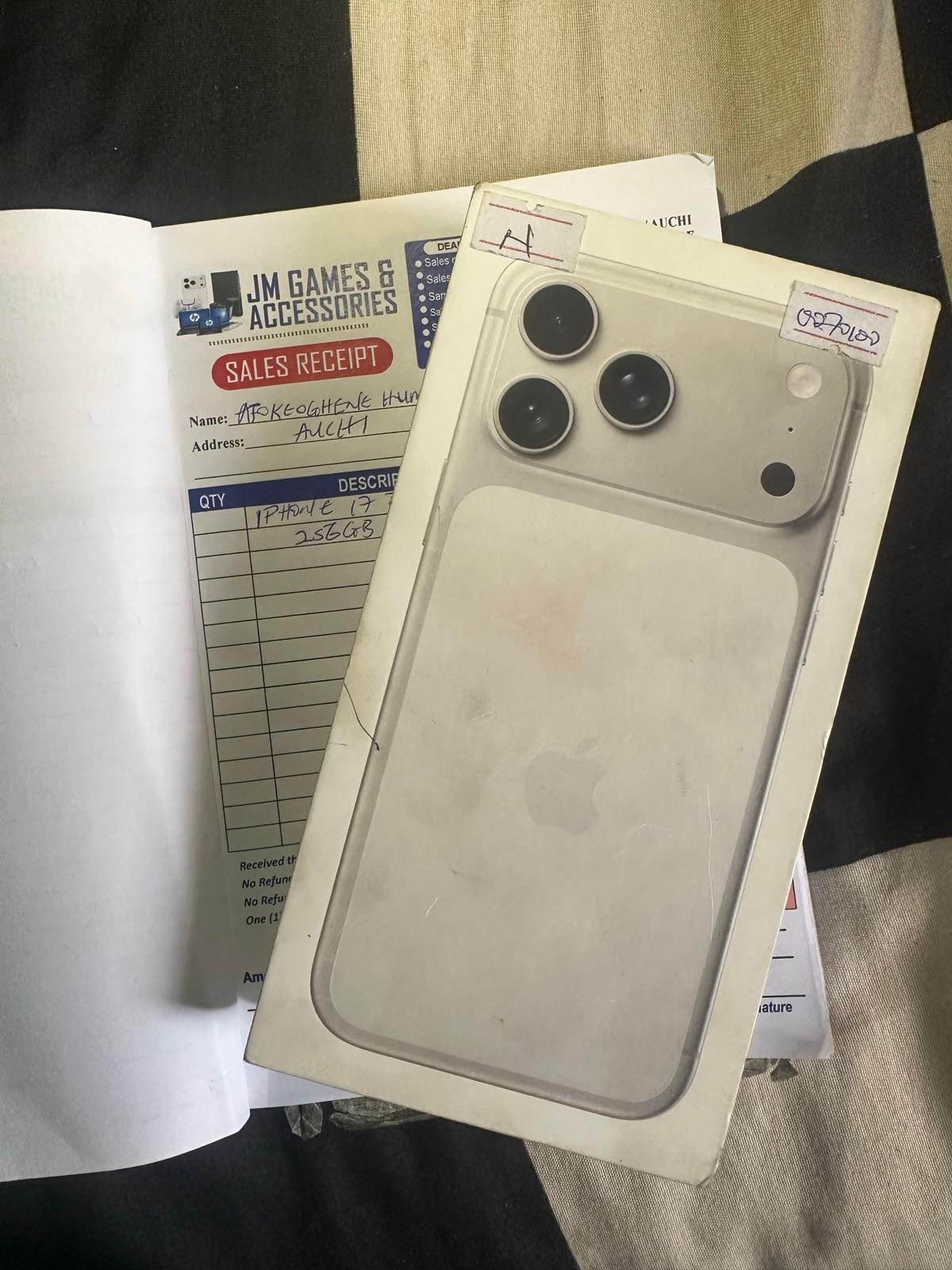 Brand new non active 17 pro max 