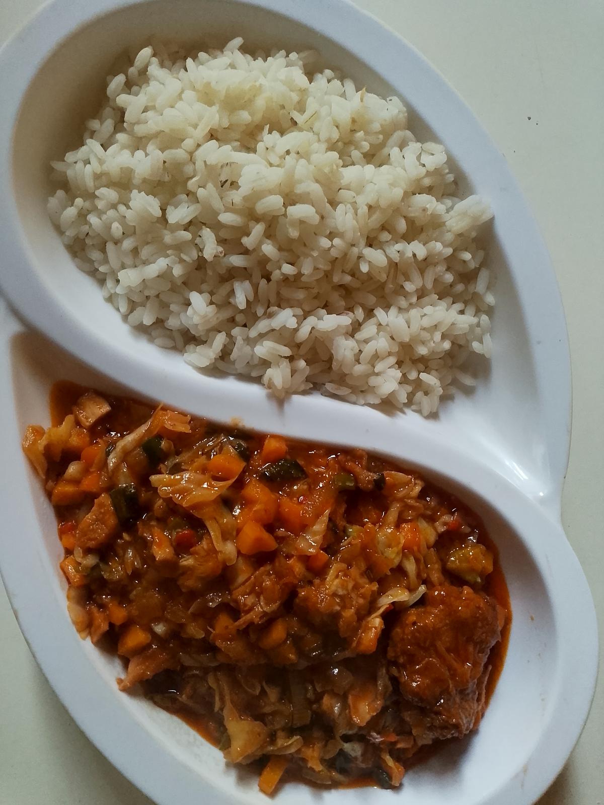 White Rice Served with chicken Bolognese Sauce